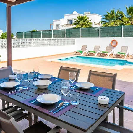 Verona Playa Blanca Villa *